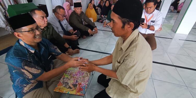 PT Bank Sumut Cabang Pematangsiantar Salurkan Zakat Pegawai di Masjid Ilham