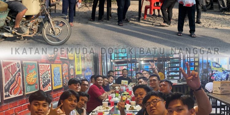 Tebar Kebaikan di bulan Ramadhan, Ikatan Pemuda Dolok Batu Nanggar Bagi Takjil dan Buka Puasa Bersama