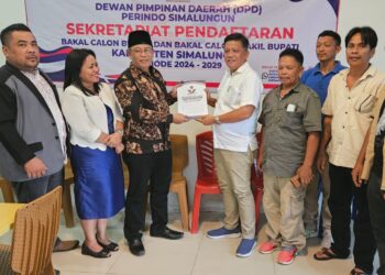 Radiapoh Hasiholan Sinaga Ambil Formulir Pendaftaran Bacalon Bupati Simalungun dari Partai Demokrat dan Perindo