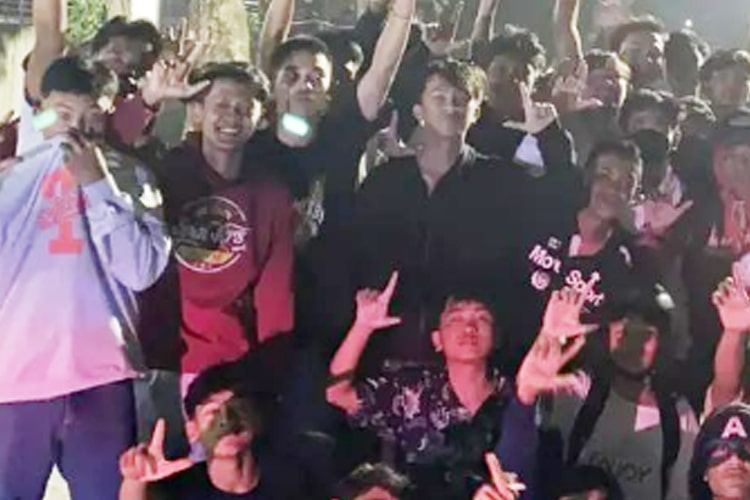 Ini Foto-foto Tampang Komplotan Gangster Siantar yang Kerap Bikin Resah, Warga Berharap Polisi Bertindak! Ini Tampang Remaja Komplotan Gangster Siantar yang Kerap Bikin Resah, Warga Berharap Polisi Bertindak!