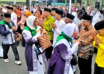Pemkab Simalungun Berangkatkan Jamaah Calhaj Tahun 2024 Ke Tanah Suci Makkah