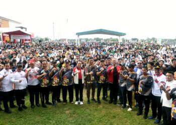 Kukuhkan Volunteer PON XXI, Pj Gubernur Sumut Agus Fatoni Optimis Pecahkan Rekor MURI