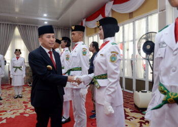 Pj Gubernur Agus Fatoni Kukuhkan 72 Paskibraka Provinsi Sumut Tahun 2024