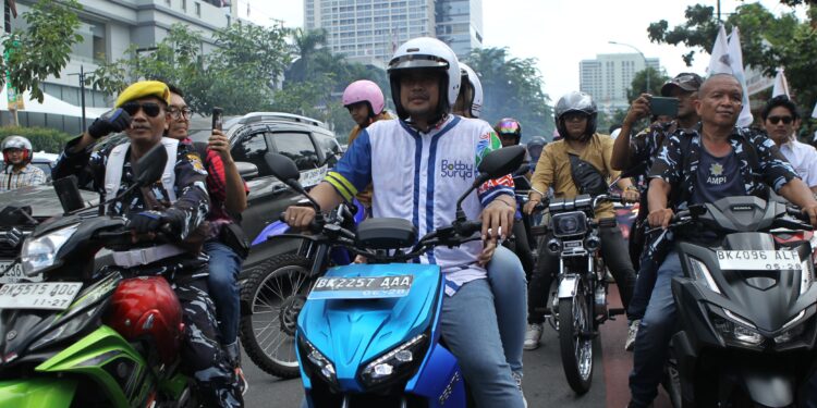 Bobby Nasution-Surya Mendaftar Ke KPU Sumut Bobby Nasution-Surya Mendaftar Ke KPU Sumut