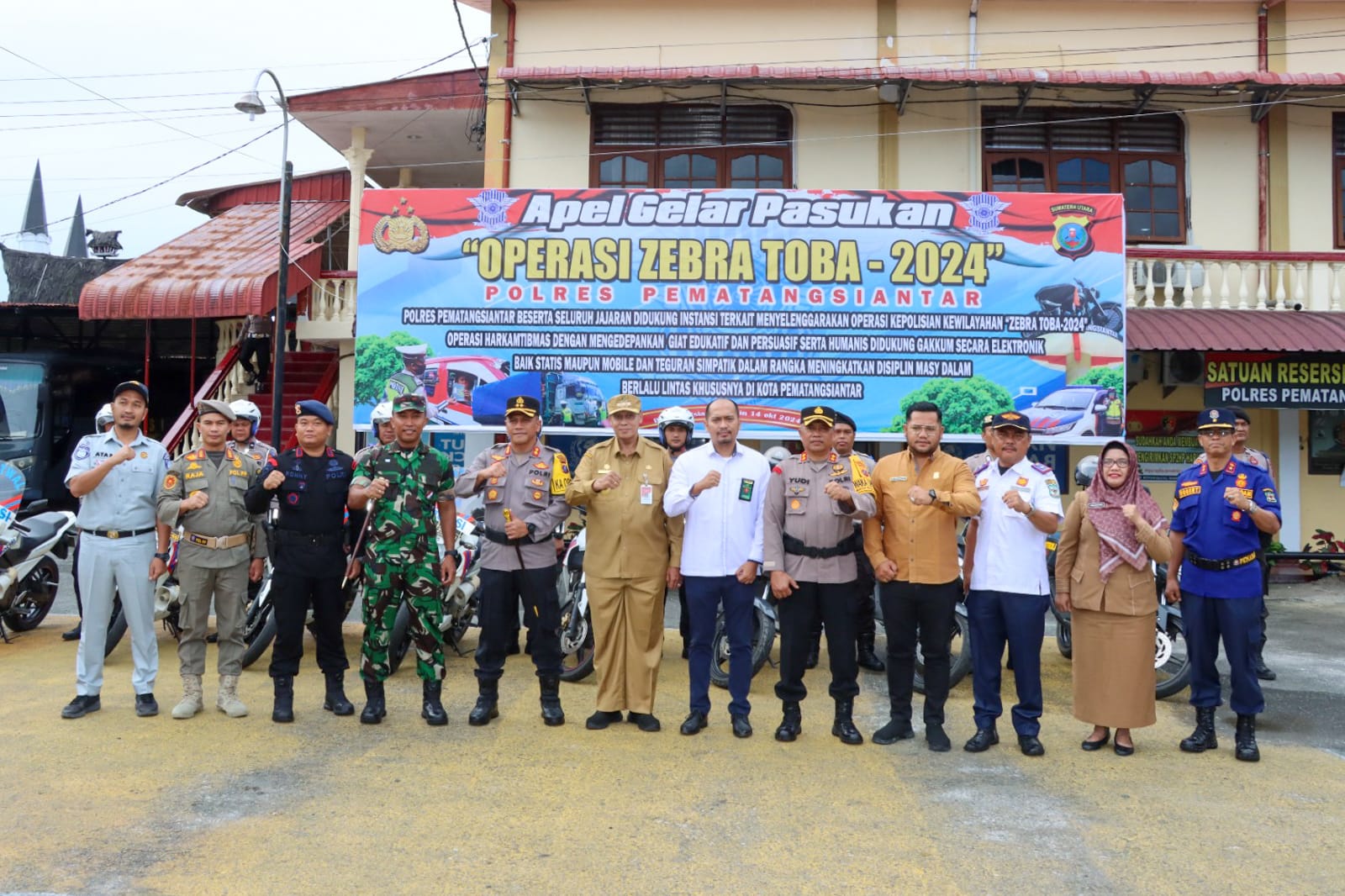 Kompi 2 Batalyon B Sat Brimob Polda Sumut Ikuti Apel Gelar Pasukan Operasi Zebra Toba 2024 di Siantar