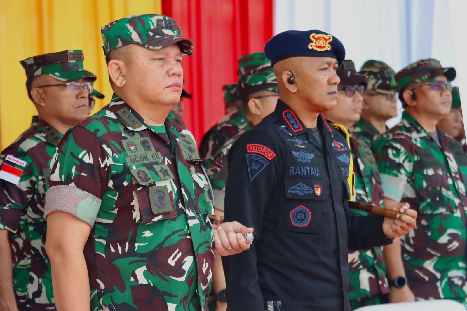 Dansat Brimob Polda Sumut Hadiri Upacara Penyambutan Purna Tugas Satgas Pamtas TNI