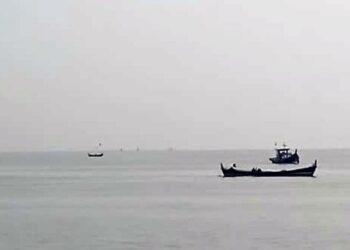 Dihantam Ombak, Nakhoda KM Tanthia Sudihira Jati ll Hilang Di laut Pantai Cermin