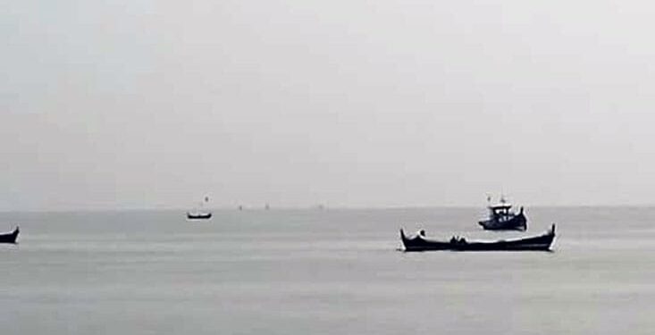 Dihantam Ombak, Nakhoda KM Tanthia Sudihira Jati ll Hilang Di laut Pantai Cermin
