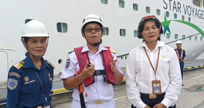 Sosok Wanita Pandu yang Berhasil Sandarkan Star Cruises MV Star Voyager di Pelabuhan Kuala Tanjung