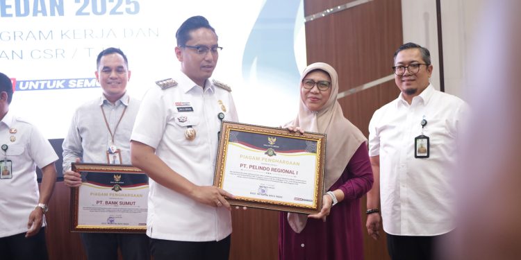 PT Pelindo Regional 1 Menerima CSR Award dari Wali Kota Medan