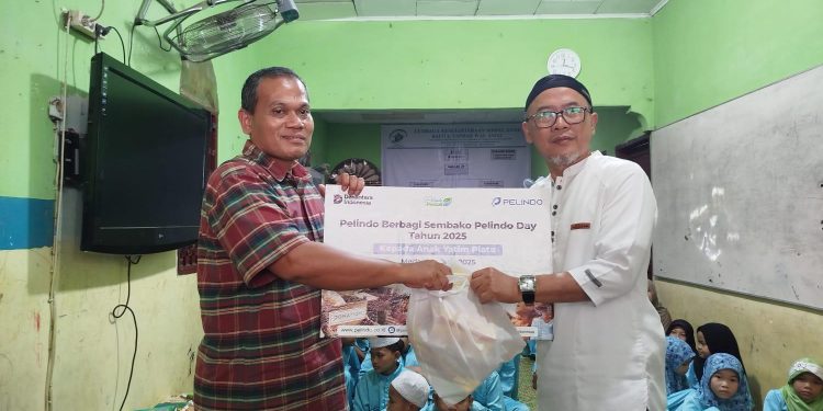 Pelindo Regional 1 Belawan Bagikan Sembako untuk Anak Yatim Piatu dalam Rangka Pelindo Day 4 Tahun 2025
