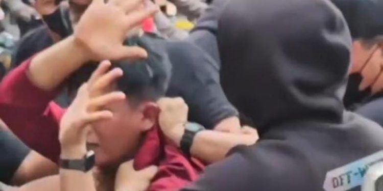 Tindakan Represif Polisi dalam Aksi Mahasiswa di Depan DPRD Sumatera Utara. Sekretaris IMM Sumut : Kekerasan dan Pelanggaran HAM