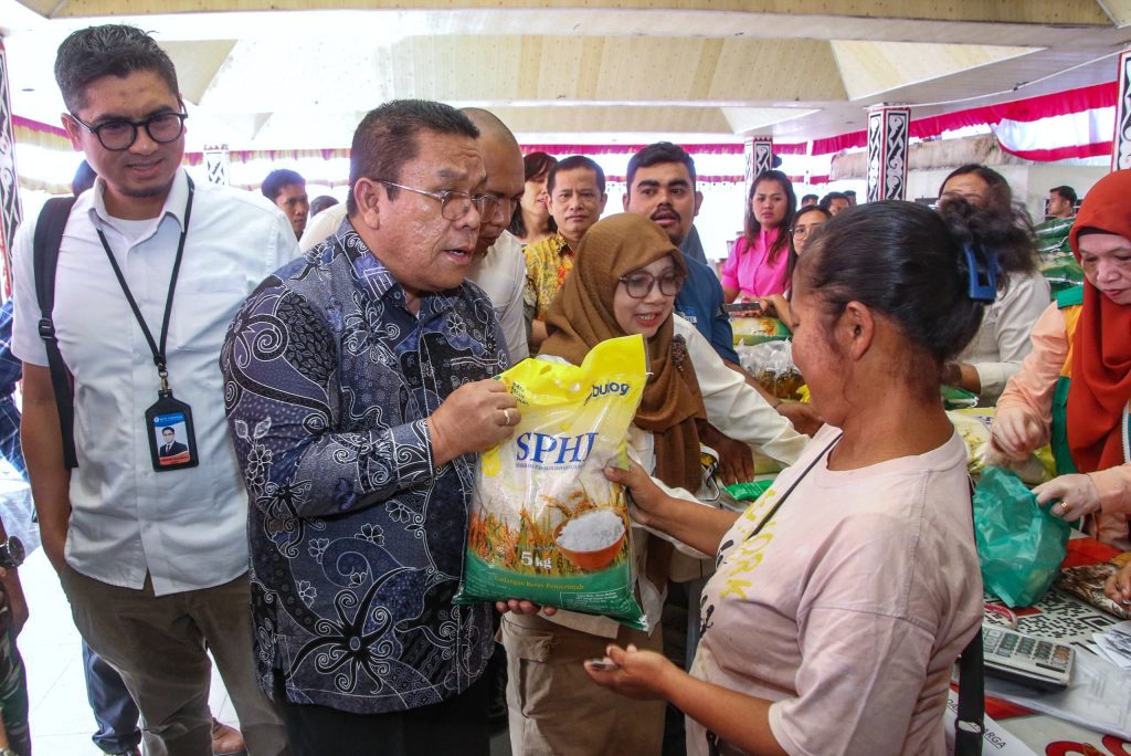 Jaga Stabilitas Harga Pangan, Wali Kota Wesly Silalahi Tinjau Gerakan Pangan Murah Serentak di Pematangsiantar