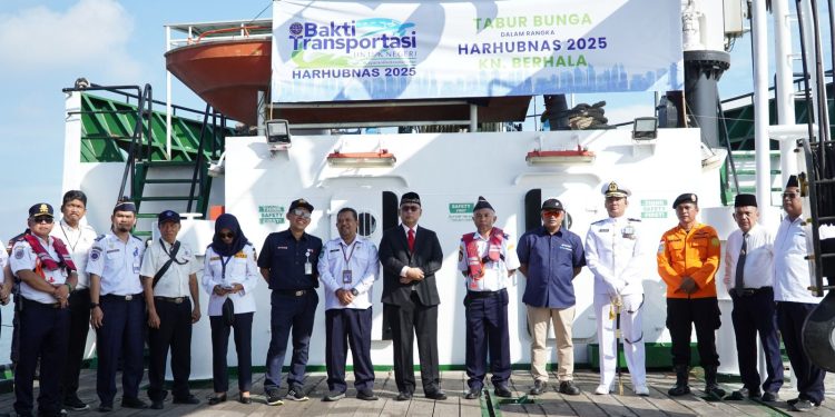 Pelindo Regional 1 Hadiri Tabur Bunga Harhubnas 2025 di Belawan