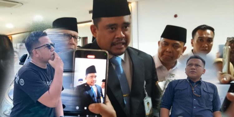 Anggota Protokol Bobby Nasution, Andi Sembiring Diduga Halangi Wartawan Saat Wawancarai Bobby Nasution