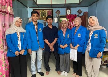 Tim PKM-RSH Batapai meriset Tradisi Pesta Tapai dan Mogang di Desa Dahari Selebar