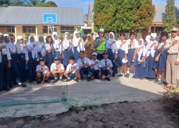 Menyapa,Sat Lantas Polres Pematangsiantar Police Go School di SMP Negeri 9