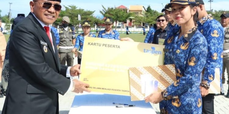 Bupati Simalungun Serahkan SK Pengangkatan Kepada 920 PPPK Formasi Tahun 2024 Bupati Simalungun Serahkan SK Pengangkatan Kepada 920 PPPK Formasi Tahun 2024