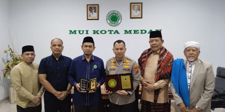 Merangkai Kebersamaan, Kapolrestabes Medan Silaturahmi ke MUI Kota Medan Merangkai Kebersamaan, Kapolrestabes Medan Silaturahmi ke MUI Kota Medan