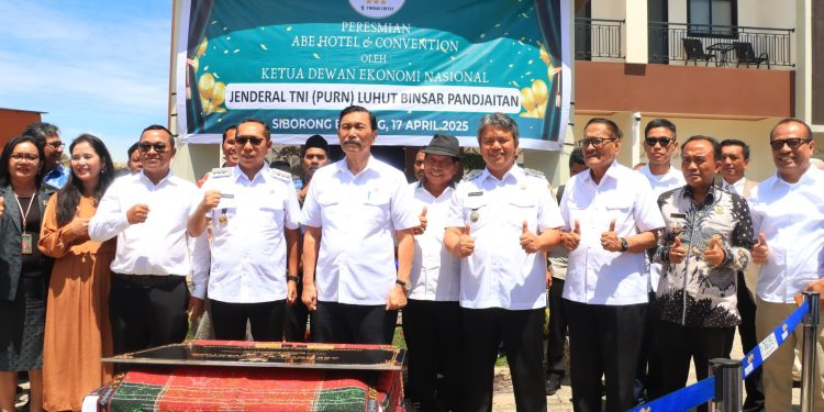 Luhut Binsar Pandjaitan Resmikan Abe Hotel & Convention di Taput, Wabup Samosir Dukung Penguatan Pariwisata Kawasan Danau Toba Luhut Binsar Pandjaitan Resmikan Abe Hotel & Convention di Taput, Wabup Samosir Dukung Penguatan Pariwisata Kawasan Danau Toba