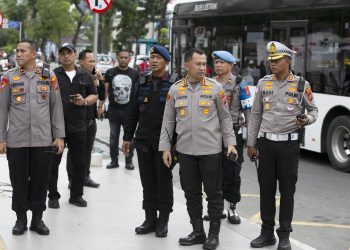 Kapolrestabes Jean Calvijn Pimpin Pengamanan Aksi Damai “Tutup TPL” di Medan