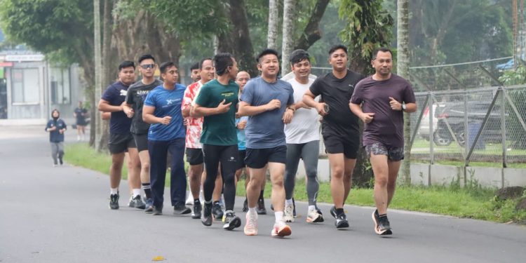Kampanyekan Hidup Sehat, Kapolrestabes Medan Ajak Warga Rutin Olahraga Kampanyekan Hidup Sehat, Kapolrestabes Medan Ajak Warga Rutin Olahraga