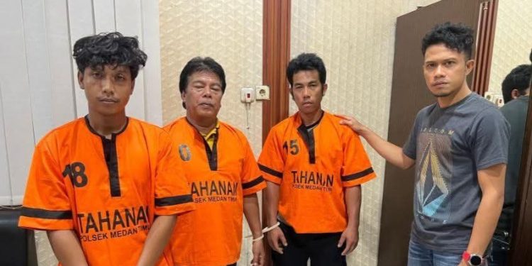 Terbongkar! Pencuri Daun Pintu Musala dan Dua Penadahnya Ditangkap Polsek Medan Timur