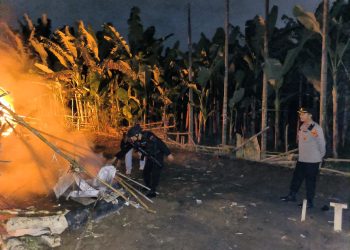 GSN Polsek Sunggal: Barak Narkoba di Lembah Berkah Dirobohkan dan Dibakar