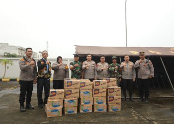 Banjir Medan: Polri Bersinergi dengan TNI dan Relawan Salurkan Bantuan