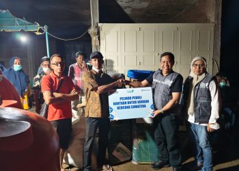 Manajemen Pelindo Regional 1 Salurkan Secara Langsung Bantuan Kemanusiaan bagi Korban Banjir di Aceh
