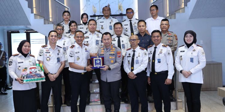 Kapolrestabes Medan Tegaskan Dukungan Polri pada Tugas Keimigrasian dan Pemasyarakatan Kapolrestabes Medan Tegaskan Dukungan Polri pada Tugas Keimigrasian dan Pemasyarakatan