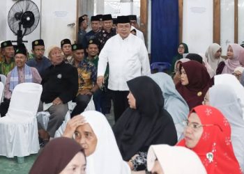 Safari Ramadhan, Wali Kota Wesly Serahkan Hibah Rp50 Juta untuk Masjid Taqwa Muhammadiyah