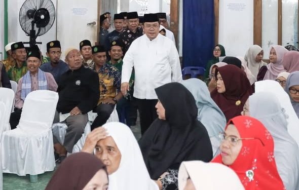 Safari Ramadhan, Wali Kota Wesly Serahkan Hibah Rp50 Juta untuk Masjid Taqwa Muhammadiyah