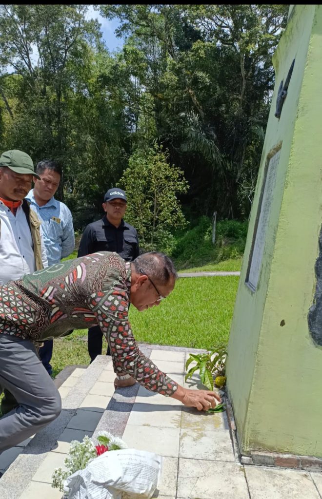 Panitia Harungguan Bolon, Patappei Sihilap Pakon Marsombuh Sihol P3BP Ziarah Ke Rumah Bolon Panitia Harungguan Bolon, Patappei Sihilap Pakon Marsombuh Sihol P3BP Ziarah Ke Rumah Bolon
