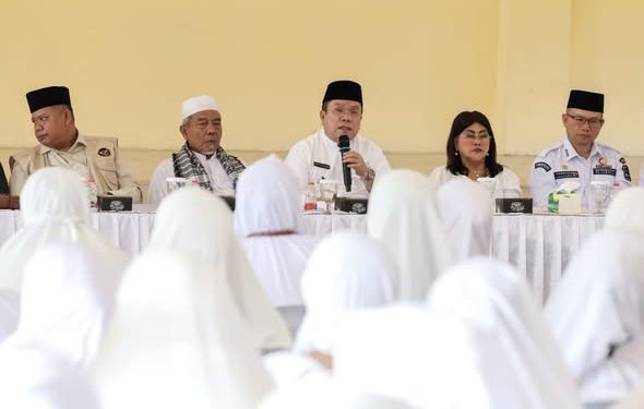 Wali Kota Wesly Bersama Ny Liswati Tekankan Pentingnya Manasik bagi Kesiapan Jemaah Haji Pematangsiantar Wali Kota Wesly Bersama Ny Liswati Tekankan Pentingnya Manasik bagi Kesiapan Jemaah Haji Pematangsiantar