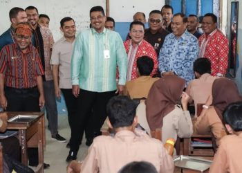 Wali Kota Wesly Dampingi Gubernur Bobby Nasution Cari Solusi Sengketa Lahan SMAN 5 Pematangsiantar