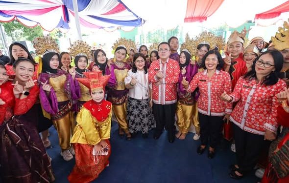 Wali Kota Wesly: Pagelaran Multi Etnis Bukti Harmoni dan Kekuatan Budaya Pematangsiantar Wali Kota Wesly: Pagelaran Multi Etnis Bukti Harmoni dan Kekuatan Budaya Pematangsiantar