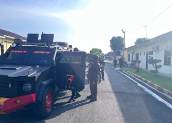 Brimob Sumut Asah Kemampuan, Personel Batalyon B Latihan Penindakan Anarkis di Tebing Tinggi   