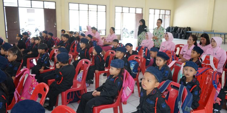 Brimob Sumut Tunjukkan Wajah Humanis, Den Gegana Sulap Kunjungan Anak TK Jadi Pengalaman Tak Terlupakan