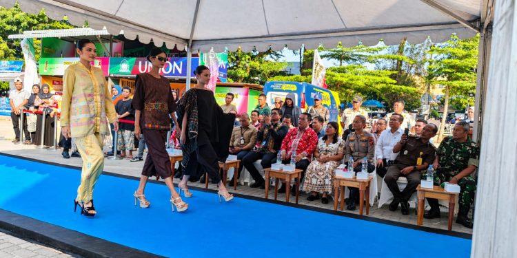 Meriahkan HUT ke-155 Kota Pematangsiantar, BI Gelar Fashion Show “Etnika Moderna” Angkat Wastra Lokal ke Panggung Modern