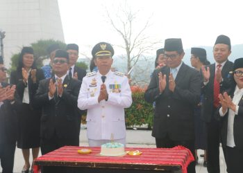 Bupati Taput Tegaskan Kemandirian dan Inovasi Daerah di Upacara Otonomi Daerah ke-XXX