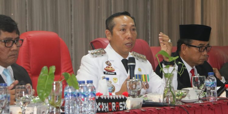 Bupati Taput Tekankan Inovasi dan Aksi Nyata dalam Coffee Morning Bersama OPD dan Camat