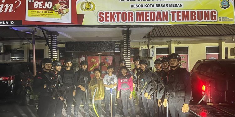 Patroli Dini Hari Brimob Sumut Sikat Tawuran dan Balap Liar, Belasan Remaja Diamankan di Medan Patroli Dini Hari Brimob Sumut Sikat Tawuran dan Balap Liar, Belasan Remaja Diamankan di Medan