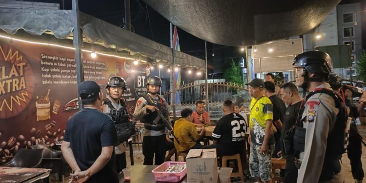 Patroli Humanis Brimob Sumut Warnai Malam Tebing Tinggi, Warga Merasa Lebih Aman Patroli Humanis Brimob Sumut Warnai Malam Tebing Tinggi, Warga Merasa Lebih Aman