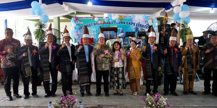 Wesly Silalahi Pulang ke Akar Iman, Kenangan Masa Kecil Mengalir di HUT ke-67 GKPS Efrata