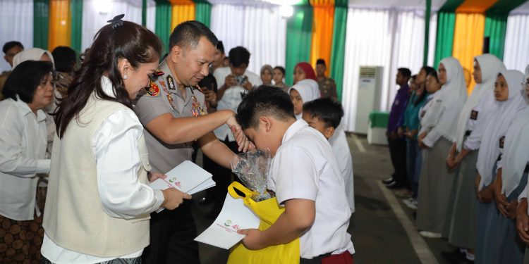 Polrestabes Medan Doa Bersama Lintas Agama, Santuni Anak Yatim Pasca May Day Polrestabes Medan Doa Bersama Lintas Agama, Santuni Anak Yatim Pasca May Day