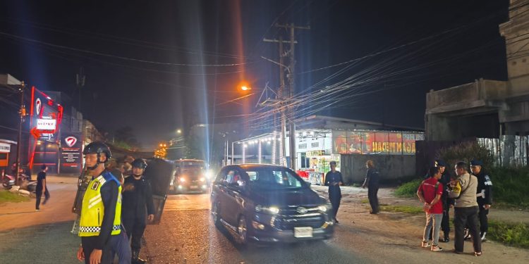 Sigap di Tengah Kepanikan Malam, Provos Satbrimob Polda Sumut Amankan Laka Lantas di Medan Tembung