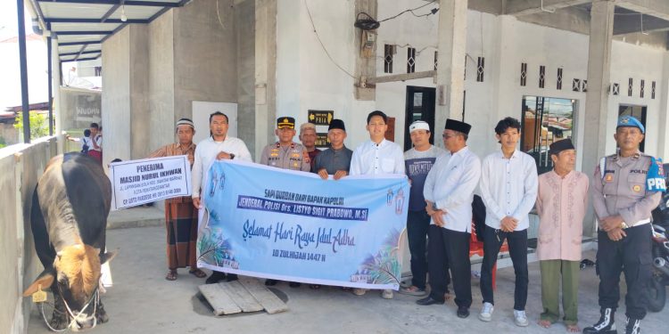 Polres Pematangsiantar Salurkan Hewan Kurban Bantuan Kapolri dan Kapolda Sumut untuk Warga