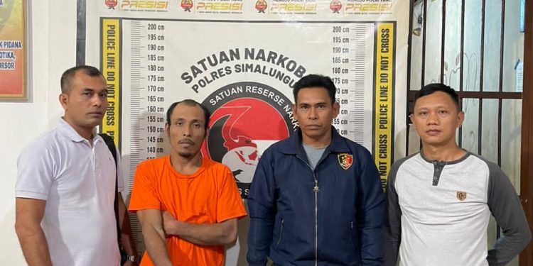 Polsek Raya Kahean Tangkap Pengedar Sabu di Areal Perkebunan Sawit Bah Bulian