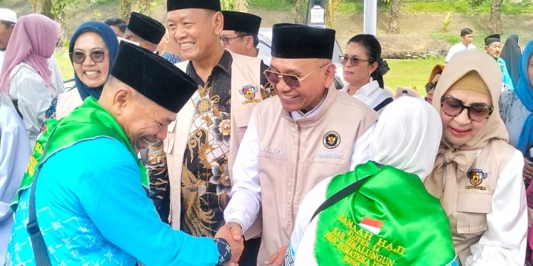 Pemkab Simalungun Lepas 100 Jamaah Calon Haji dengan Khidmat dan Haru